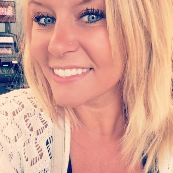 Meet your Posher, Amanda - Picture 7 of 16